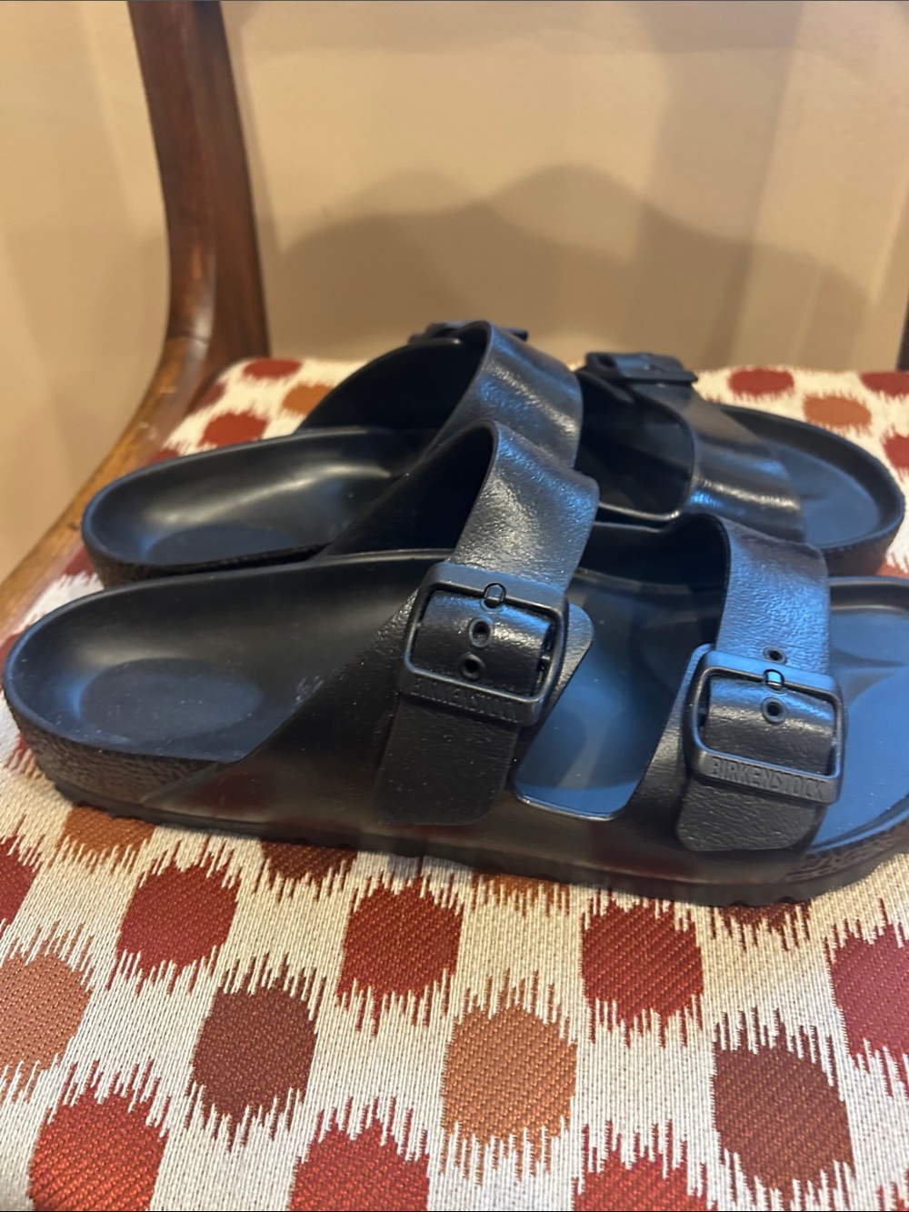 Birkenstocks Men's Black Two-Strap Slide Plastic Sandals Sz 9 - Picture 2 of 4